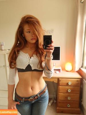 phoebeisginger photo #0100