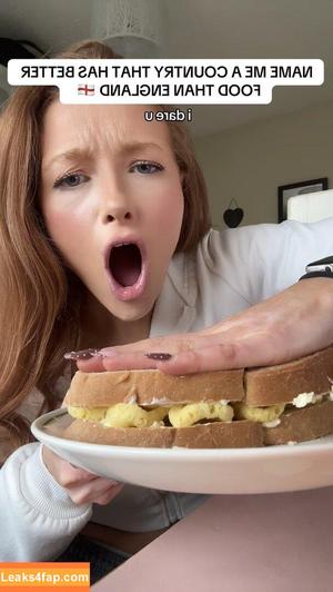 phoebeisginger photo #0102