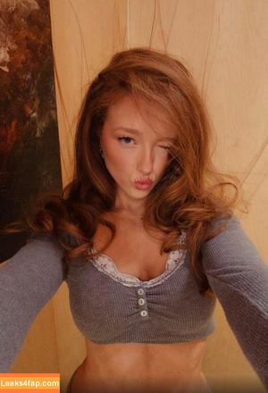 phoebeisginger фото #0121