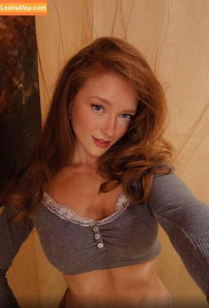 phoebeisginger фото #0122