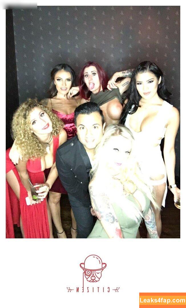 Photobox Flashes /  leaked photo photo #0193