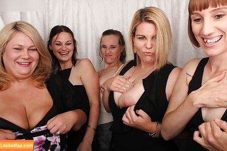 Photobox Flashes /  leaked photo photo #0240