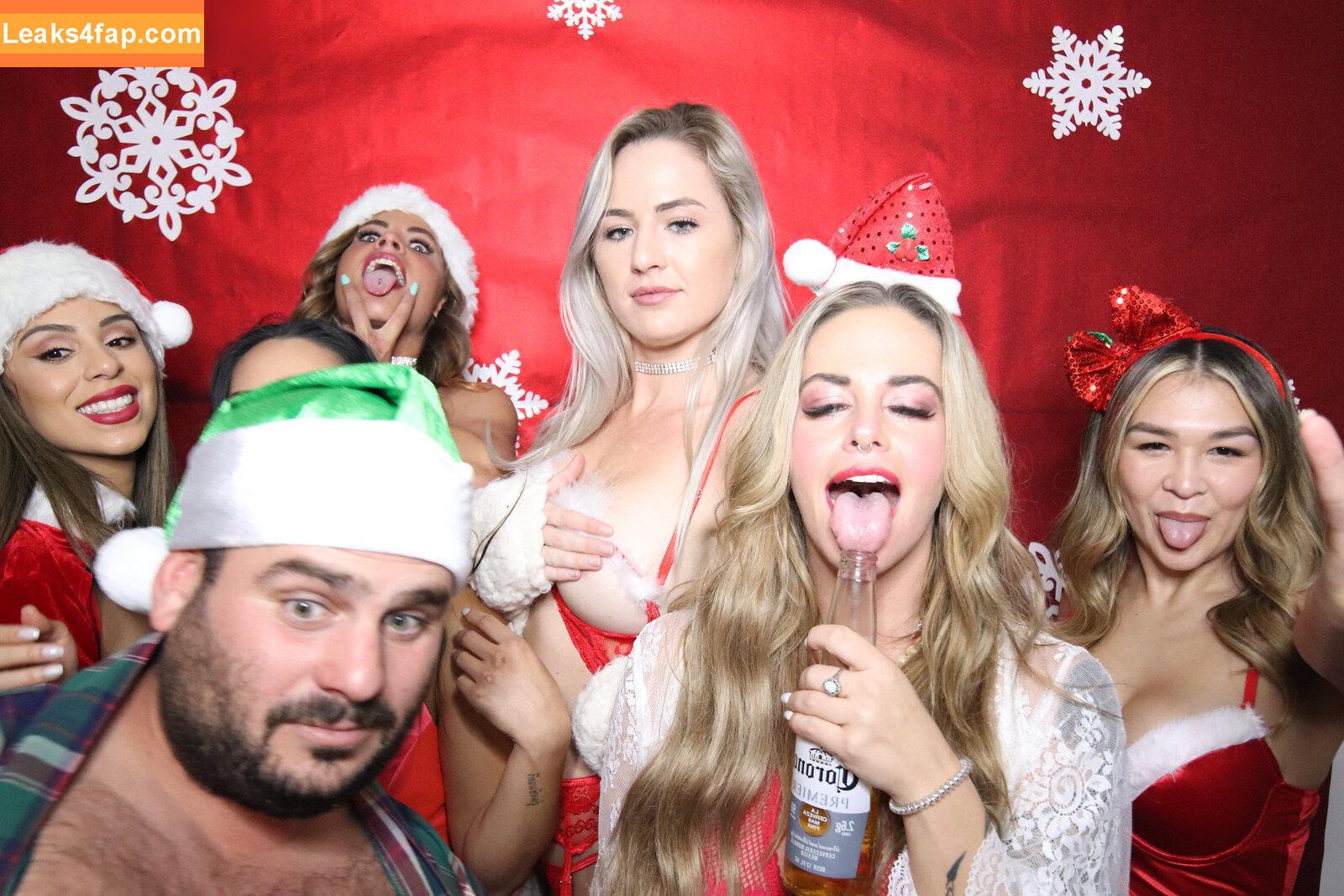 Photobox Flashes /  leaked photo photo #0260