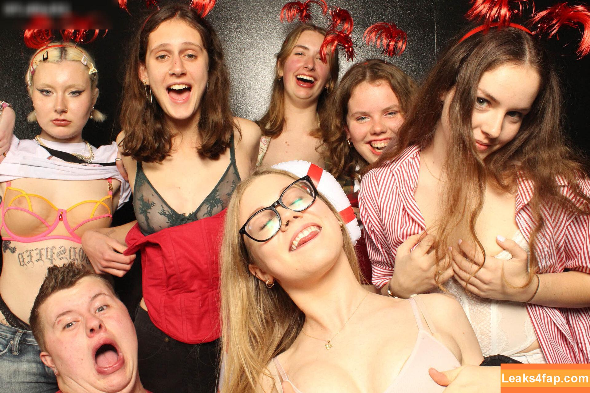 Photobox Flashes /  leaked photo photo #0350