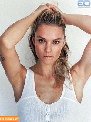 Pia Stutzenstein photo #0044
