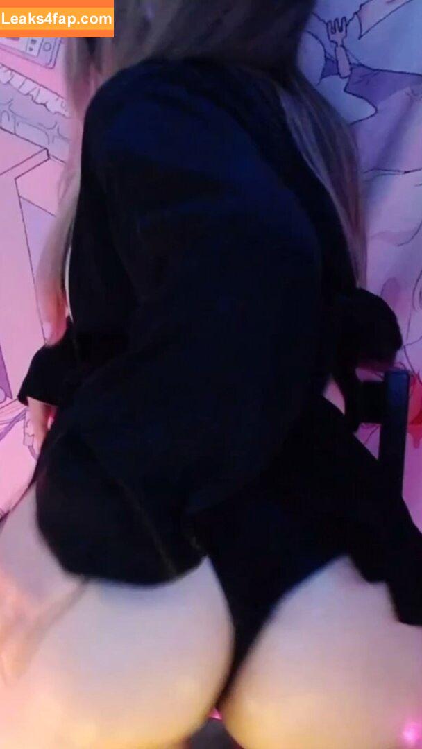 pika_pikaa /  leaked photo photo #0008