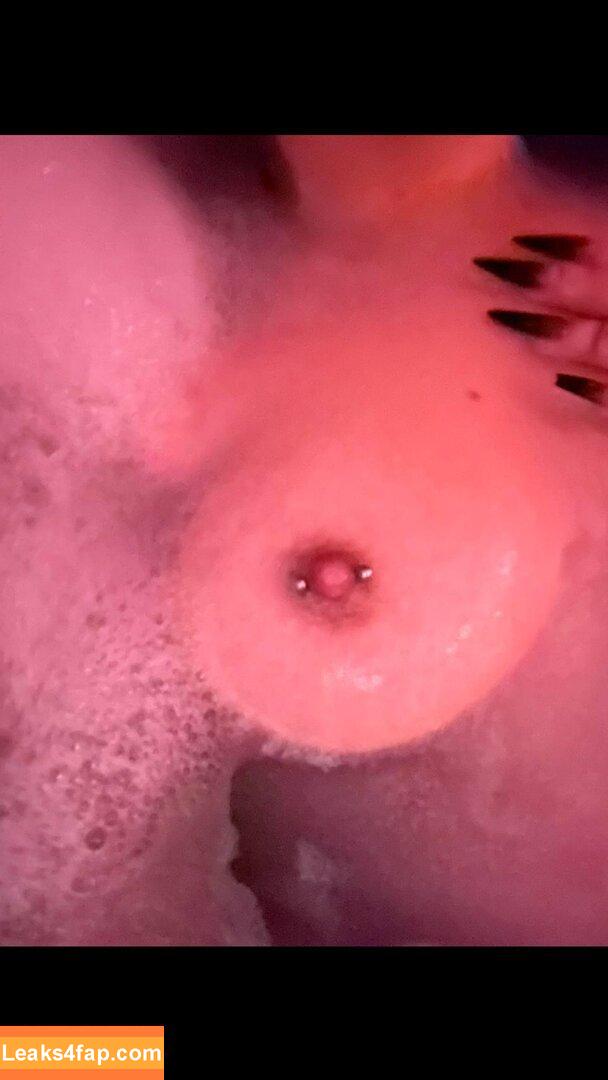 pika_pikaa /  leaked photo photo #0009
