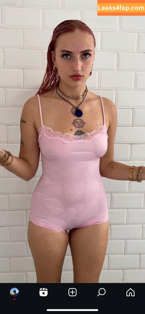 Pikkiundmichelle/Travelslvts /  leaked photo photo #0003