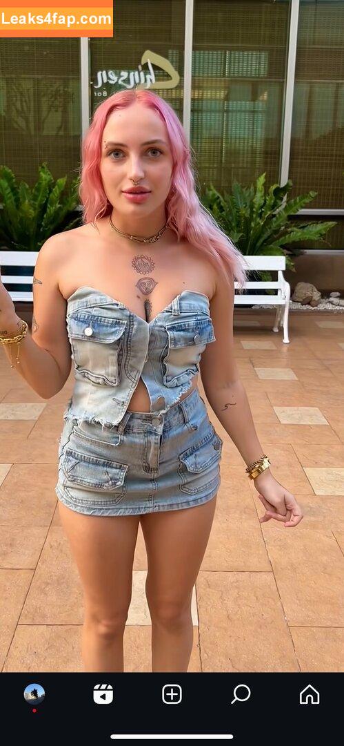 Pikkiundmichelle/Travelslvts /  leaked photo photo #0008