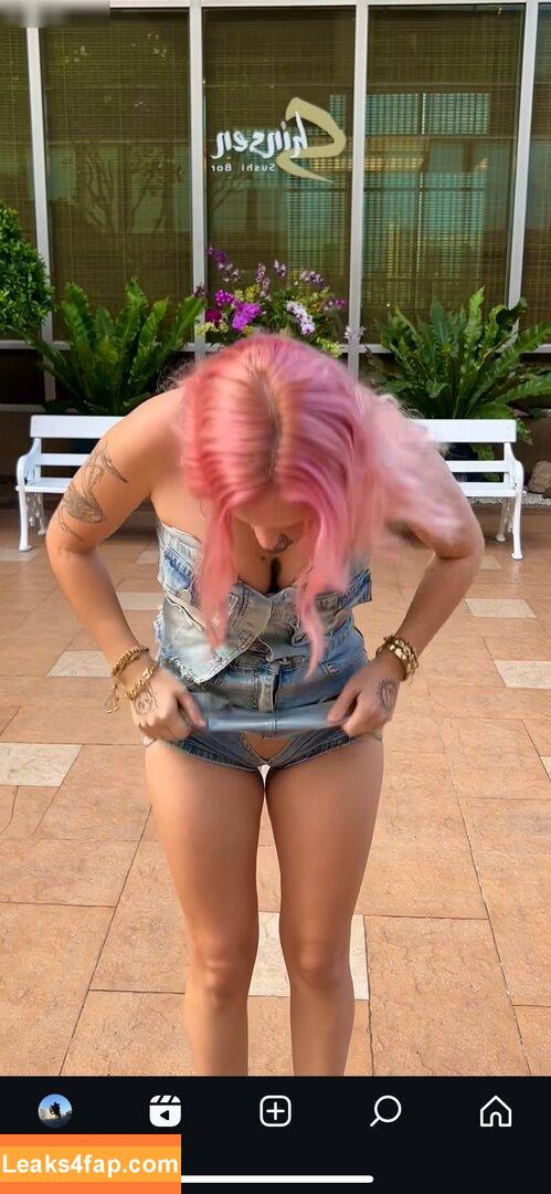 Pikkiundmichelle/Travelslvts /  leaked photo photo #0011