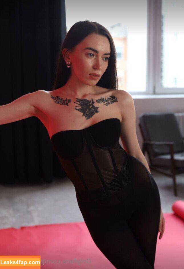 pikku.milana /  leaked photo photo #0021