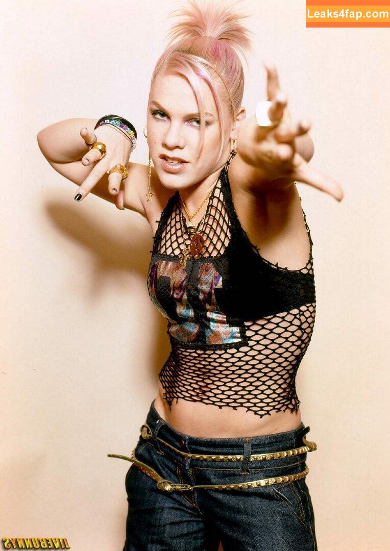 Pink / Alecia Beth Moore / pinksuicide слитое фото фото #0002
