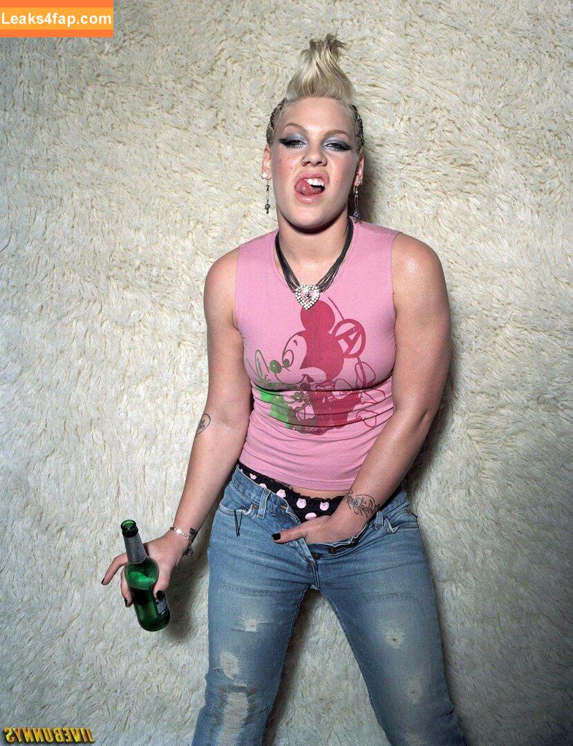Pink / Alecia Beth Moore / pinksuicide слитое фото фото #0017