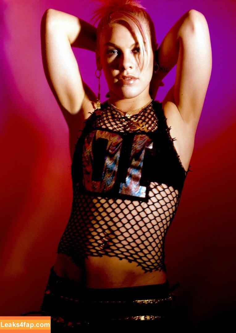 Pink / Alecia Beth Moore / pinksuicide слитое фото фото #0055