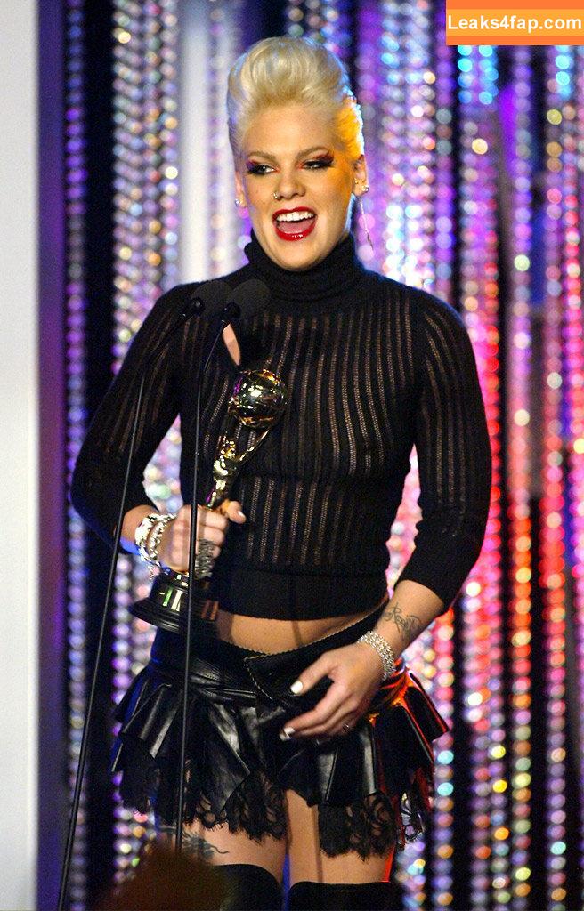 Pink / Alecia Beth Moore / pinksuicide слитое фото фото #0064