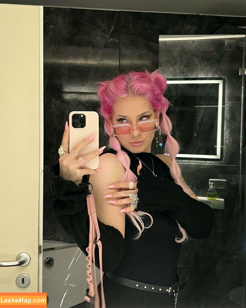 pinkarosalina / fairykaro / karolinantivist leaked photo photo #0008