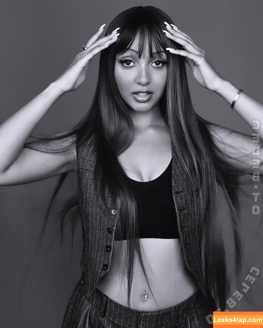 PinkPantheress / aloe_vera leaked photo photo #0065