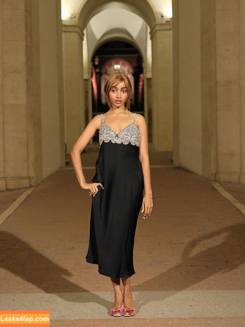 PinkPantheress / aloe_vera leaked photo photo #0074