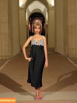 PinkPantheress photo #0074