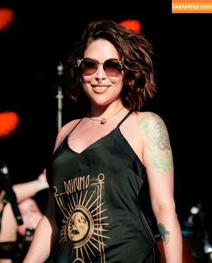 Pitty photo #0092