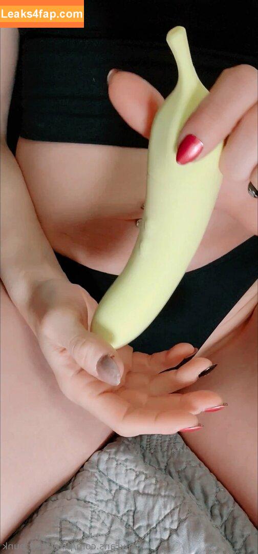 pixelated_punk /  leaked photo photo #0035