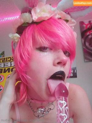 pixystixbun photo #0001
