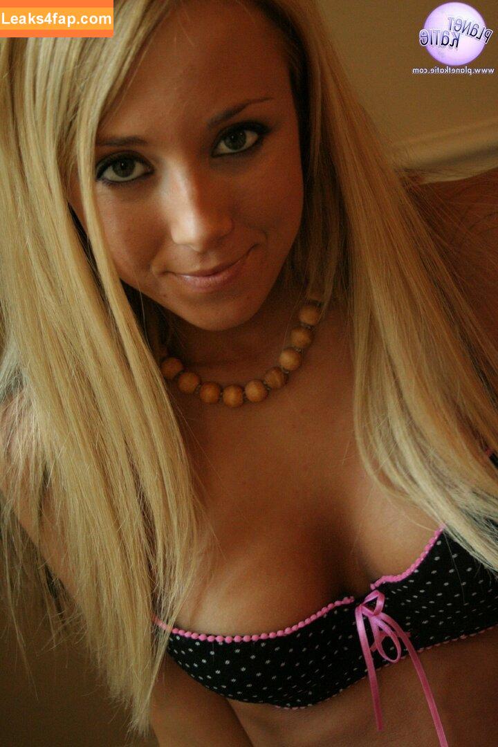 Planet Katie / Chase the Hottie content / katiesigmondd / katieslittleplanet leaked photo photo #0069