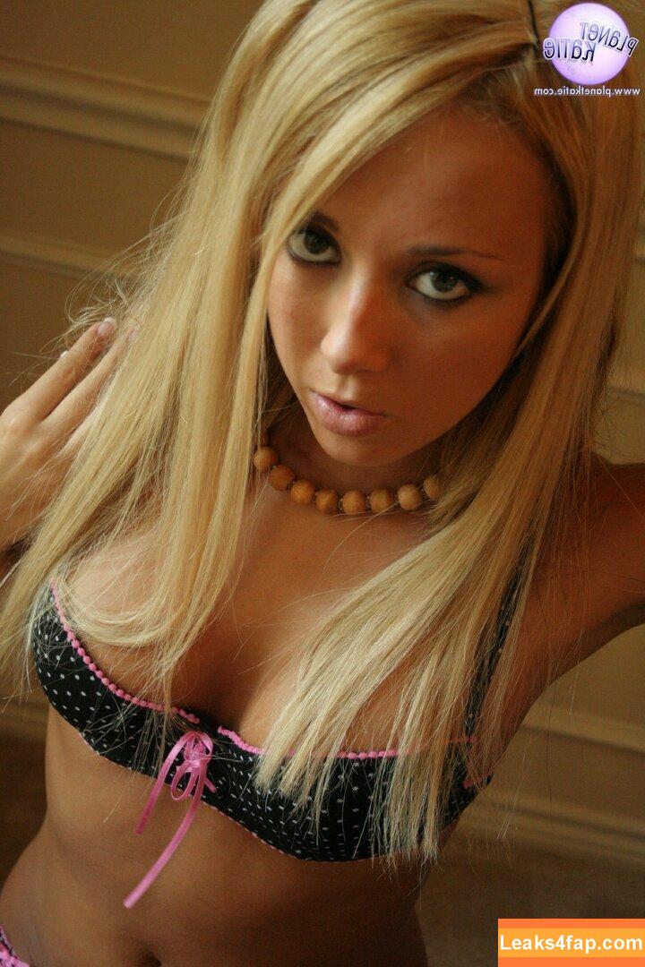 Planet Katie / Chase the Hottie content / katiesigmondd / katieslittleplanet leaked photo photo #0071