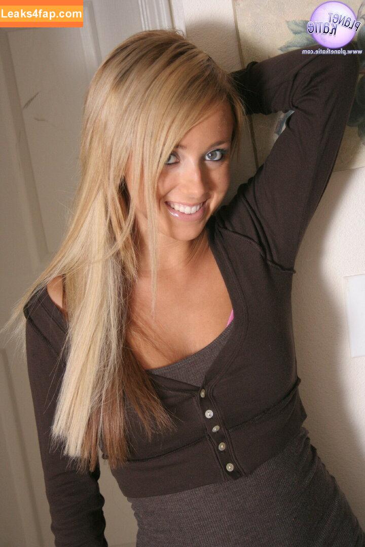 Planet Katie / Chase the Hottie content / katiesigmondd / katieslittleplanet leaked photo photo #0136
