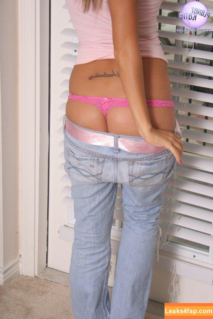 Planet Katie / Chase the Hottie content / katiesigmondd / katieslittleplanet leaked photo photo #0969