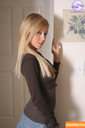 Planet Katie photo #0133