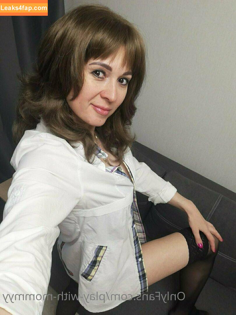 play-with-mommyy /  leaked photo photo #0022