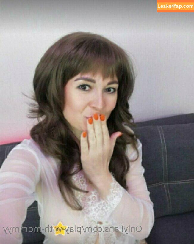 play-with-mommyy /  leaked photo photo #0040