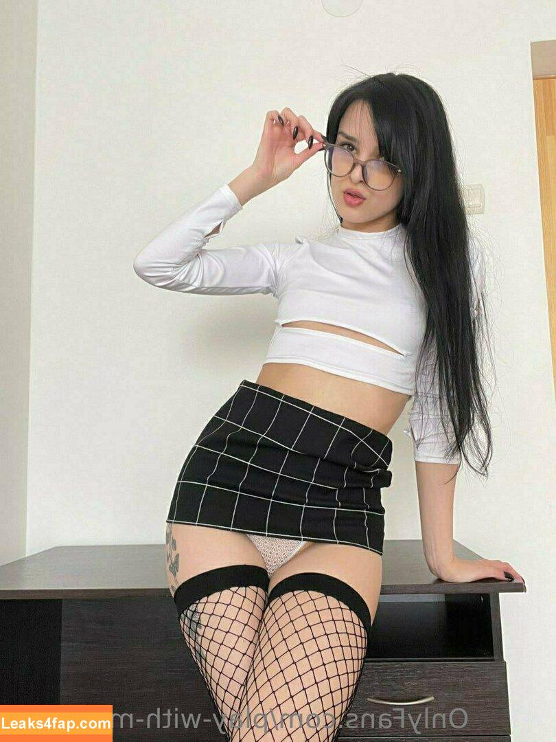 play-with-mommyy /  leaked photo photo #0151