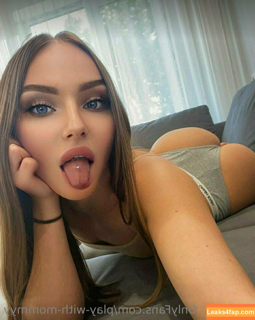 play-with-mommyy /  leaked photo photo #0231