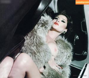Playboy International фото #4867
