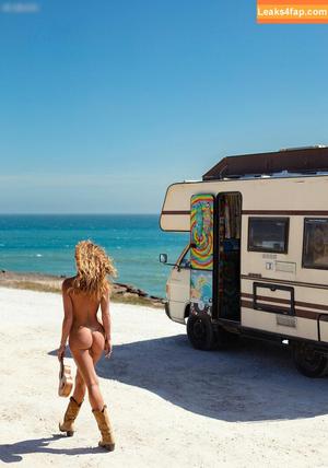 Playboy International photo #7324