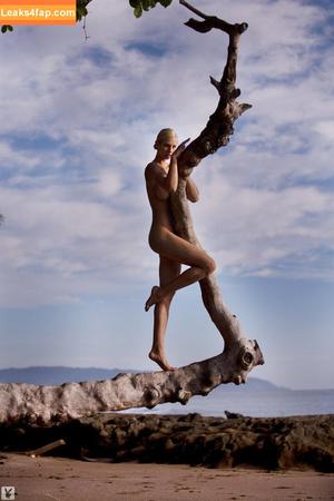 Playboy International photo #8860