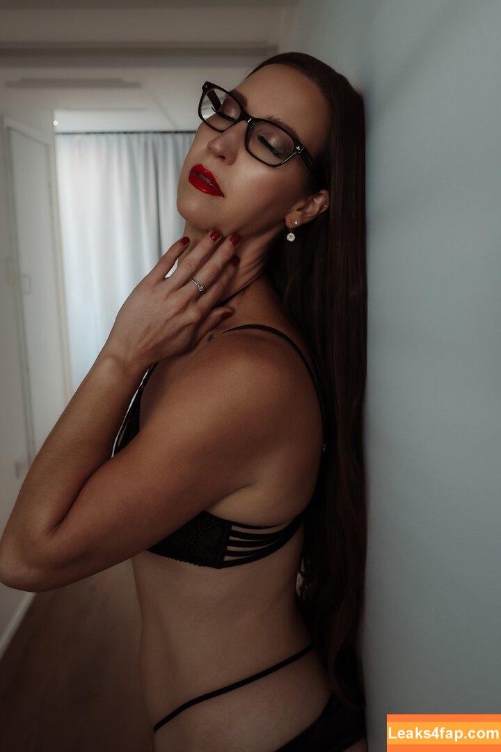 pleasurelitpatricia /  leaked photo photo #0004