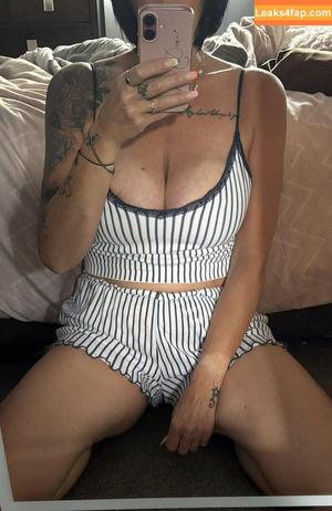 plum_Vicky photo #0001