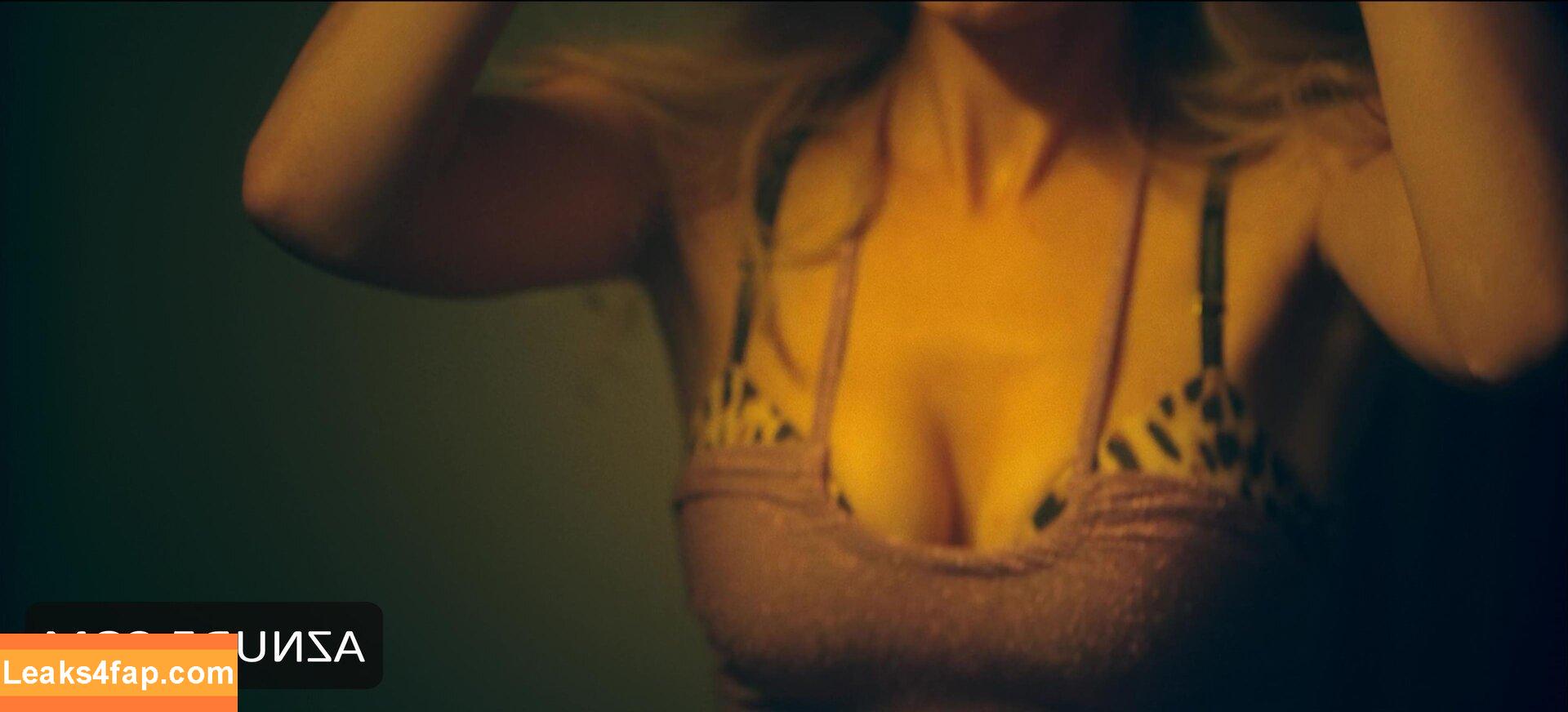Pınar Deniz /  leaked photo photo #0006
