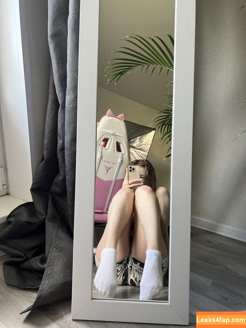 polina__li / _polina_li_ leaked photo photo #0043