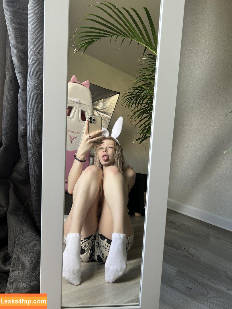 polina__li / _polina_li_ leaked photo photo #0055