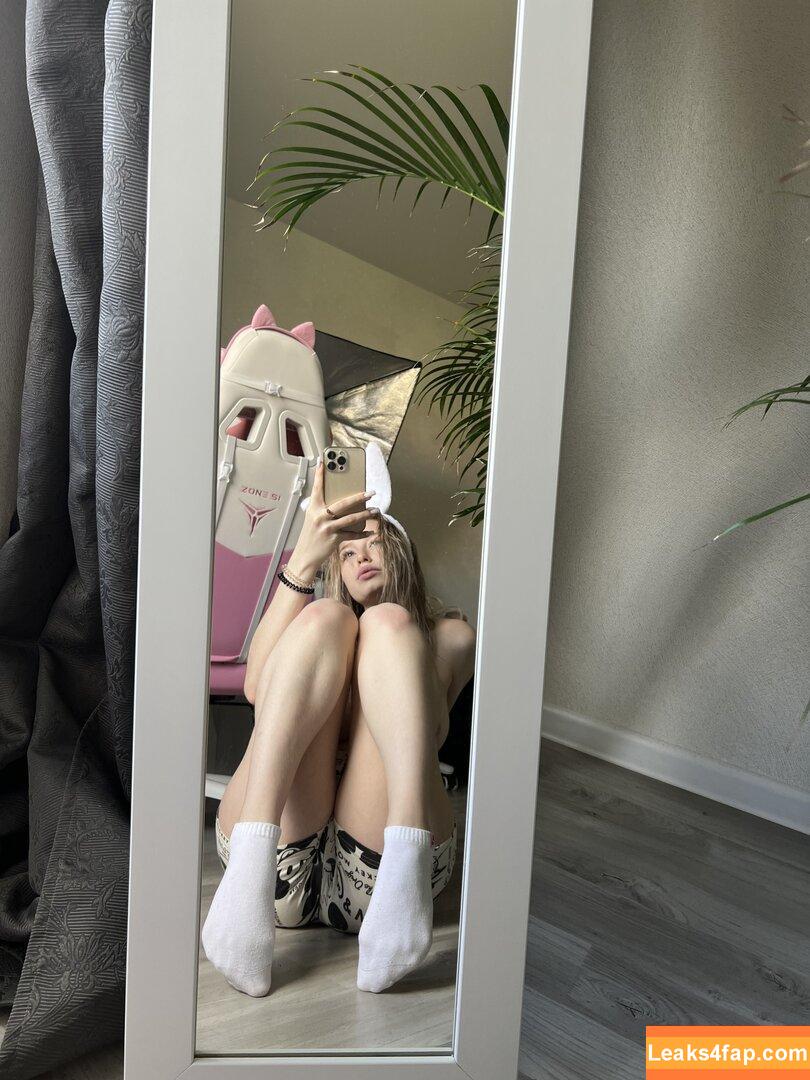 polina__li / _polina_li_ leaked photo photo #0057