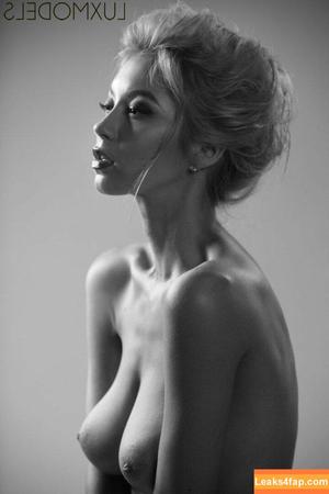 Polina Logunova photo #0025