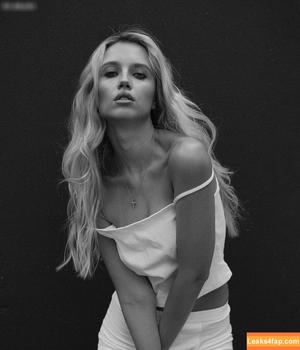 Polina Malinovskaya photo #0970