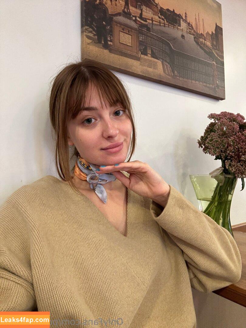 polly_private /  leaked photo photo #0034