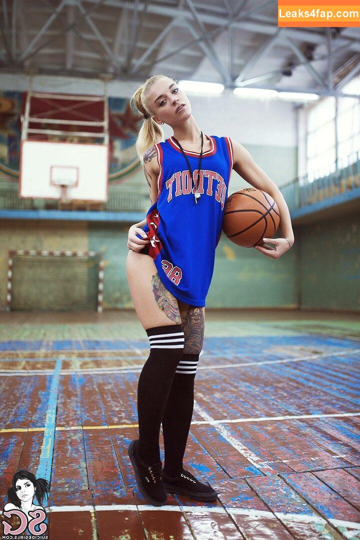 pollypolly / pixie_polly / polly.lolly leaked photo photo #0027