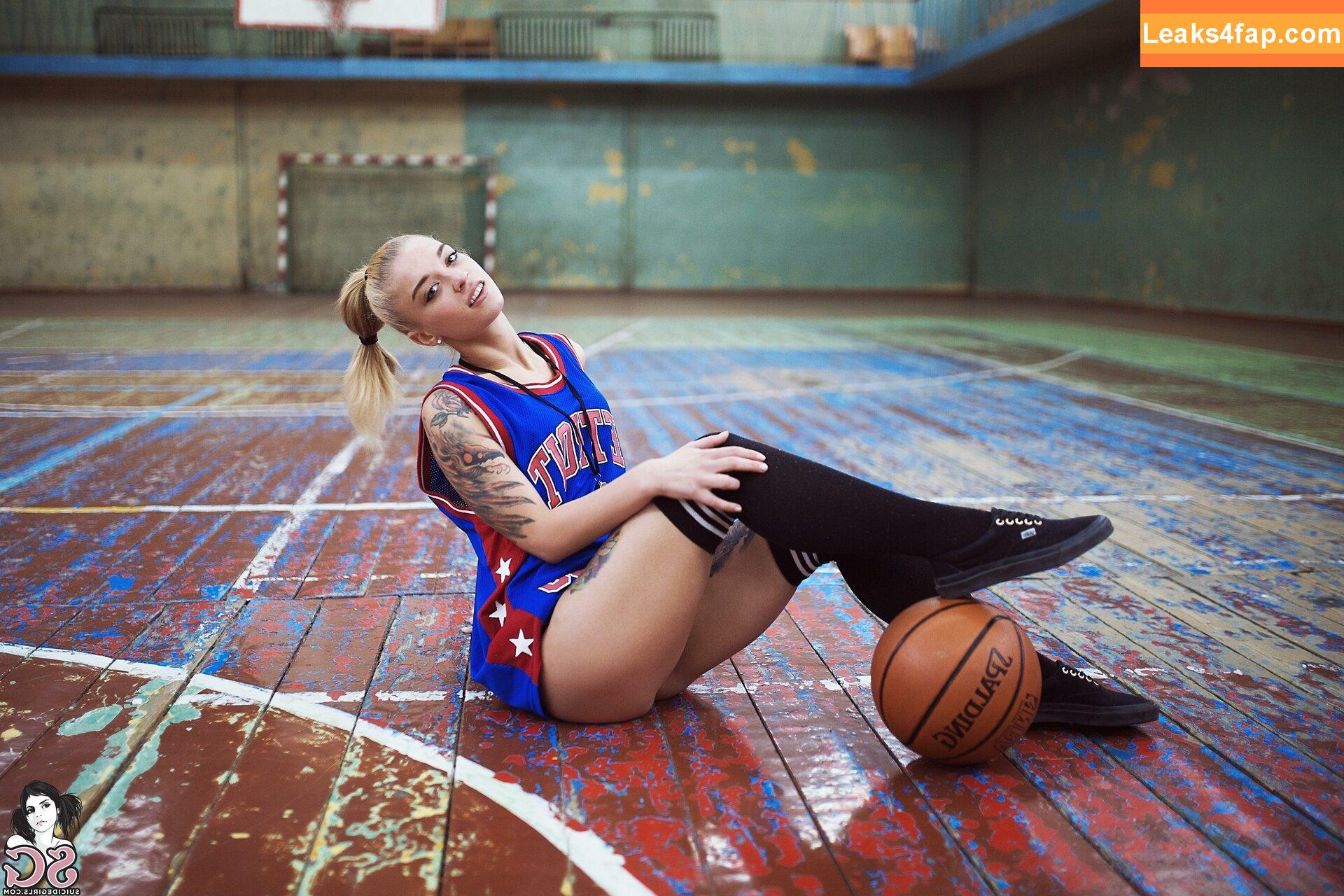 pollypolly / pixie_polly / polly.lolly leaked photo photo #0049