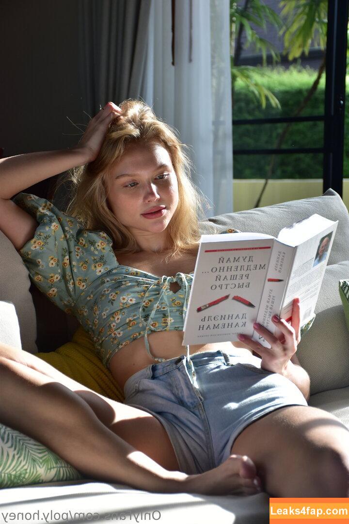 poly.honey /  leaked photo photo #0025